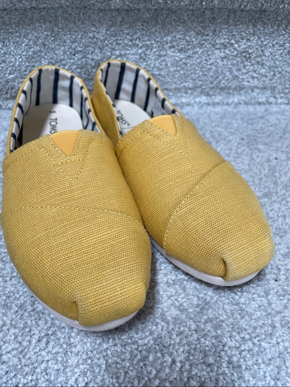 Toms Alpargata Canvas Slipons Size 9